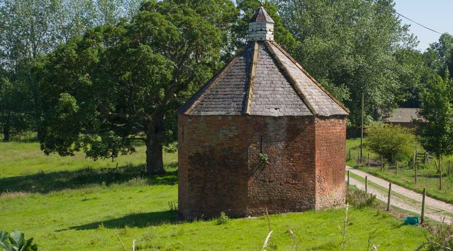 Small building found whilst Walking in the Wolds